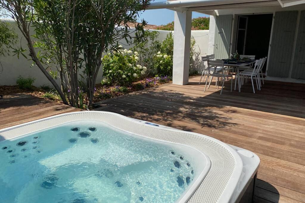 Elégante maison d'architecte, Spa à débordement La Noue Extérieur photo